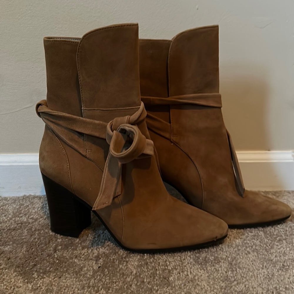 Banana republic boots